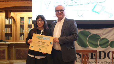 Laura Miyara, de La Voz de la Salud, obtiene el acc�sit del premio Comunicaci�n en Obesidad, otorgado por la Seedo.