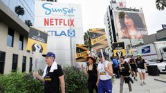 Una de las manifestaciones de actores frente a los estudios de Netflix en California