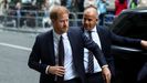 El prncipe Enrique llega a los juzgados de Londres
