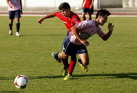 Los futbolistas del Calasancio dieron la talla en los dos partidos que disputaron en A Pinguela