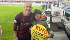 Federico, en el partido del Pontevedra, cuando Rufo le regal su camiseta