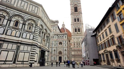 La plaza del Duomo, en Florencia, presenta todavía una imagen lejana a la habitual. La próxima semana en Italia se levantarán las restricciones de movilidad y se prevé mayor afluencia de visitantes