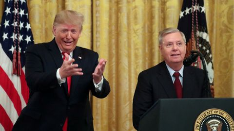 Trump con el senado Lindsey Graham, en noviembre del 2019.
