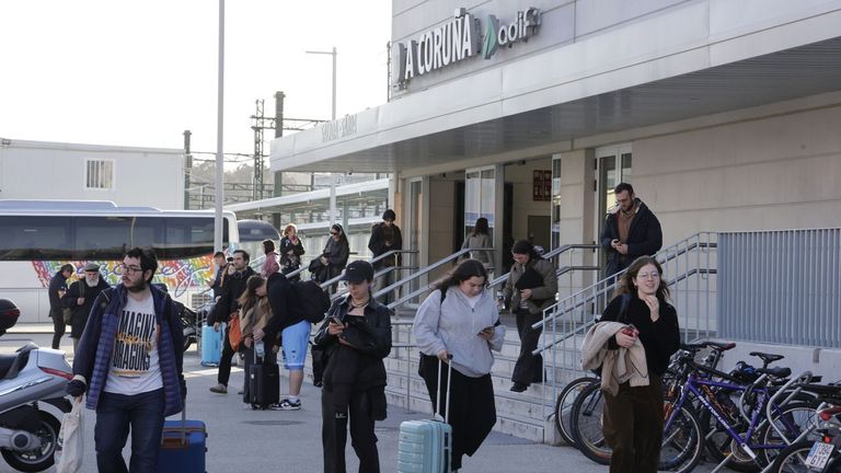 A Coruña se queda sin trenes durante 16 horas