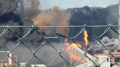 Todas las im�genes del espectacular incendio de las bater�as de cok