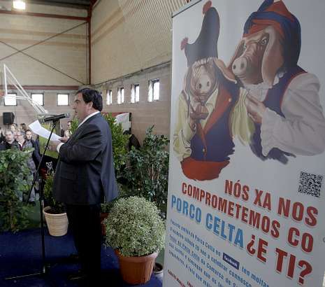 El pregonero, Xacobe P�rez, imit� al Rey y a la Duquesa de Alba