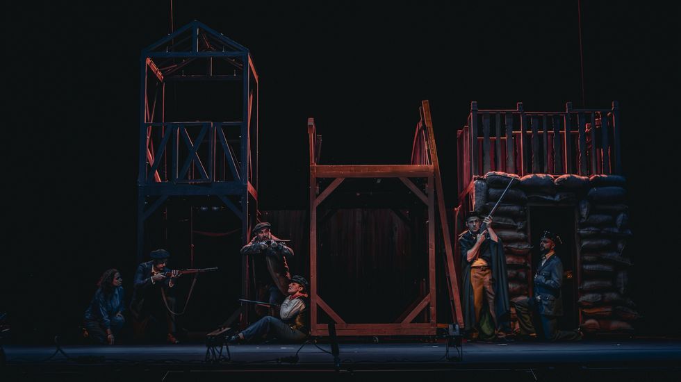 Imaxes&nbsp;da tradicional ofrenda a San Froil&aacute;n na Catedral de Lugo.La compa&ntilde;&iacute;a Saltantes Teatro pondr&aacute; en escena en Lugo &laquo;La balada del norte&raquo;