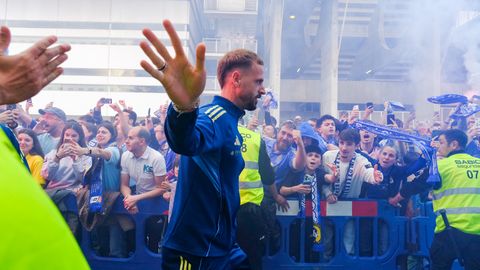 Recibimiento al Real Oviedo en la previa del partido contra el Villarreal