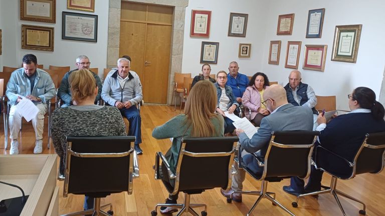 Baiona entrega una guía a las comisiones de fiestas para que sean más seguras