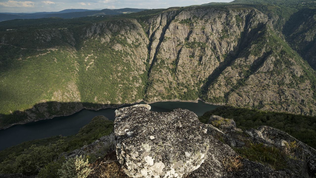 Una visita en im�genes al Cotarro das Rodas.Excavaciones recientes en el castro de Viladonga