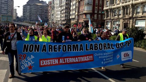 La manifestación convocada por el sindicato CIG en A Coruña concentró a cerca de 14.000 personas según la Policía Local y 30.000 según los sindicatos