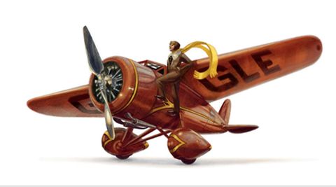 Amelia Earhart homenajeada en el doodle de Google en el 115 aniversario de su nacimiento