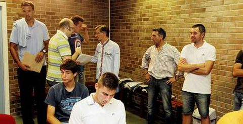 En primer término, Jorge Sanz, el base del Real Madrid que jugará en calidad de cedido y que ha sido el último en llegar.