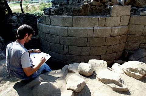Los restos del yacimiento del castillo de A Rocha ya fueron estudiados en el 2007.