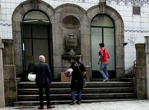 El local de Sereos, situado en Elduayen, ofrece café y merienda a personas sin recursos.