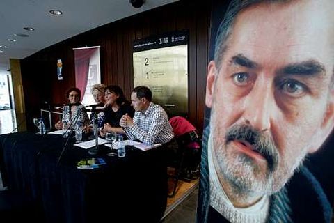 O volume vén de ser editado dentro dos actos de homenaxe ao poeta polo seu cabodano.