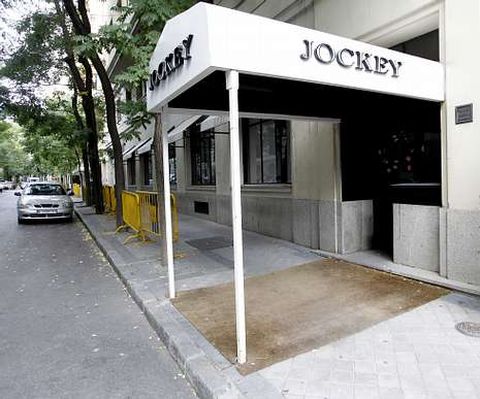 El restaurante sirvió la comida en la boda de los príncipes.