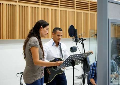 Rosa Cedrón y Carlos Li durante la grabación del disco