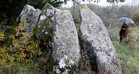 El dolmen de Abuíme está desprovisto de su cubierta.