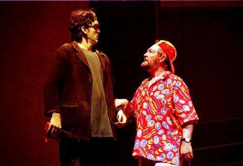Rubén Ruibal e Miguel Varela, nunha representación de «Criaturas», en Carballo, no ano 2000.