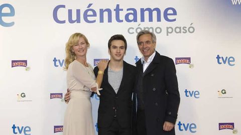 Ana Duato, Ricardo Gómez e Imanol Arias, en el estreno oficial de la serie «Cuéntame cómo pasó».