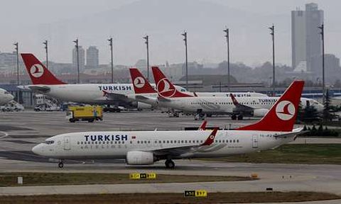 Aviones de Turkish Airlines en Estambul, aeropuerto que estará conectado con Lavacolla.