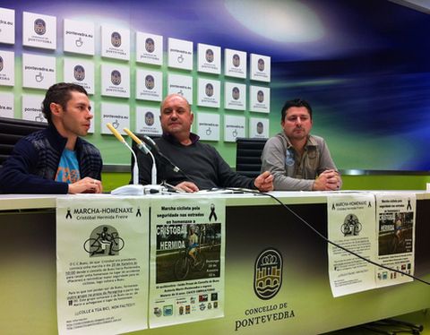 Un momento de la presentación de la marcha en el Concello de Pontevedra
