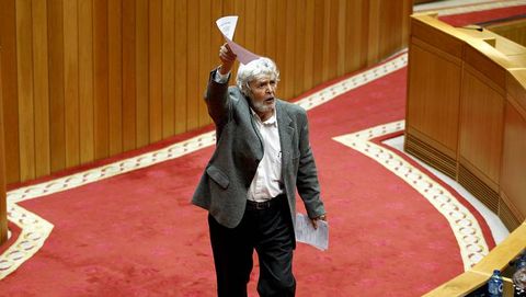 Beiras abandona la tribuna tras su intervención