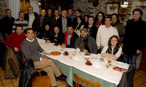 Los profesionales de la comunicación de la Costa da Morte disfrutaron de una cena.