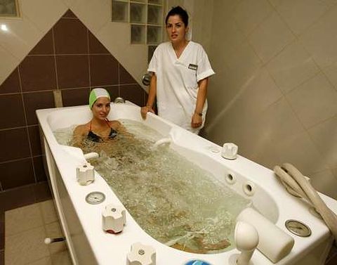 Las aguas del balneario de Carballo están indicadas para el tratamiento de seis tipos de patologías diferentes.