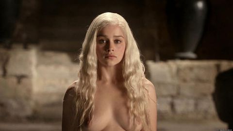 Se ha especulado con la posibilidad de que Oona Chaplin se refiriera a Emilia Clarke, quien da vida a la princesa Danaerys Targaryen