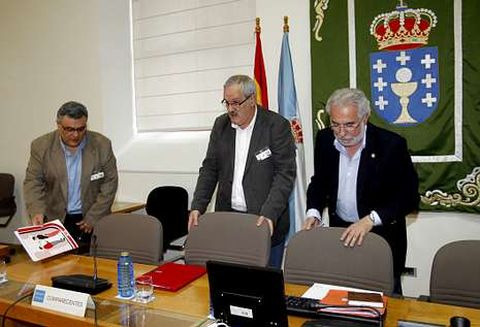 Representantes de Comisiones, sindicato mayoritario en NCG, al iniciar su comparecencia.