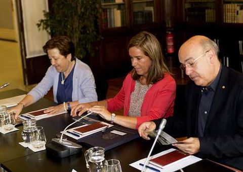 Pilar Farjas, Ana Mato y el consejero catalán, Boi Ruz.