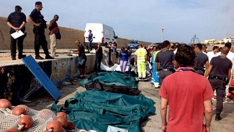 Decenas de cadáveres en el puerto de Lampedusa