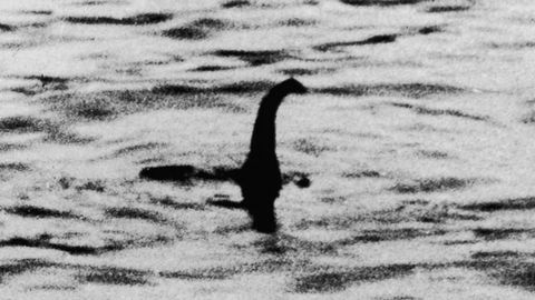 Nessie 2.Foto tomada en 1914, que luego demostró ser un fraude.