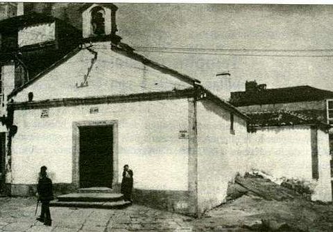 La pequeña ermita estaba situada al final de la calle San Juan.