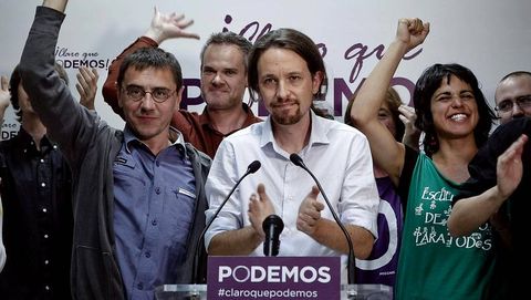 Pablo Iglesias celebra el triunfo de Podemos, que consigue 5 escaños.
