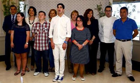Luis Moya acompañó a Manuel Guisande, a ras, en la presentación de su libro.