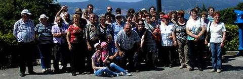Medio centenar de vecinos de Matalobos y Toedo visitaron el sábado Vigo y su entorno.
