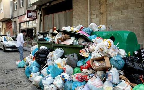 Imágenes como esta, de la última huelga que hubo en Santiago, no se repetirán este mes.