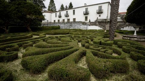 El Pazo de Mariñan en Bergondo cuenta con un gran jardines francés junto al río Mandeo