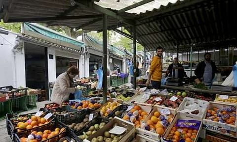 Las condiciones para vender productos frescos en el rianxo no son las más adecuadas.