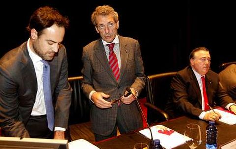 El presidente Carlos Mouriño durante un momento de la junta general de accionistas del año pasado.