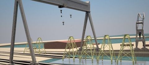 La grúa pórtico volverá a tener actividad con la construcción de los jackets para Iberdrola.