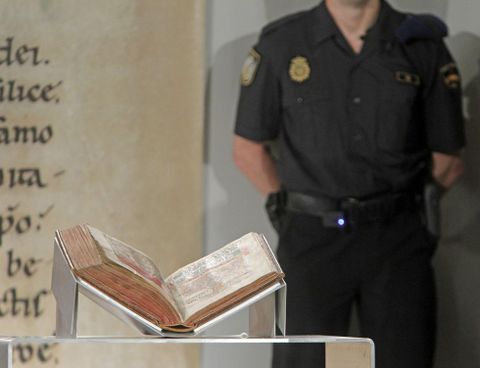 El Códice Calixtino en julio del 2012, el día en que fue devuelto a la catedral tras su robo.