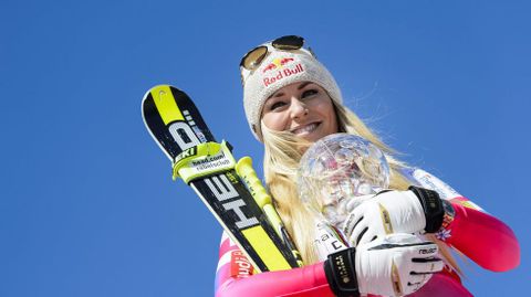 Lindsey Vonn celebra su victoria en la final de la copa del Mundo de Esquí Alpino.