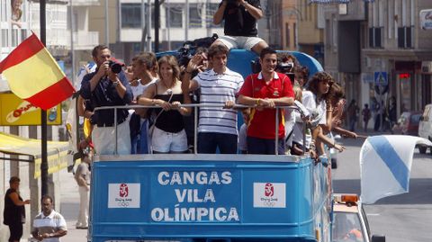 Recibimiento en Cangas junto a Perucho y a Teresa Portela tras los Juegos de Pekín.