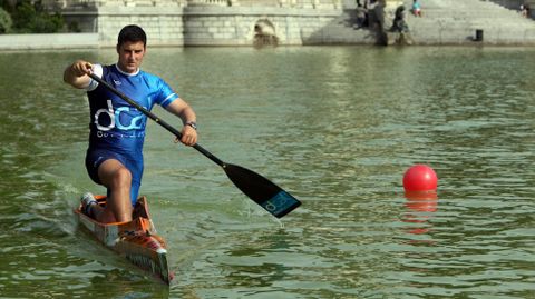 Dando paladas en pleno Retiro madrileño (2010).