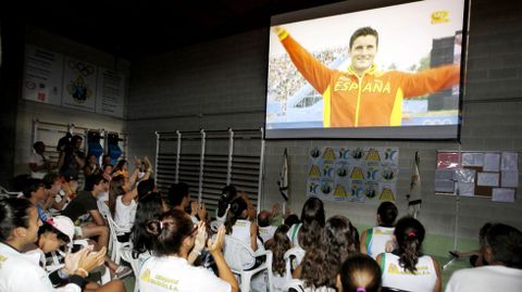 Los integrantes del Club de Remo Ría de Aldán siguieron con atención su carrera de Londres.