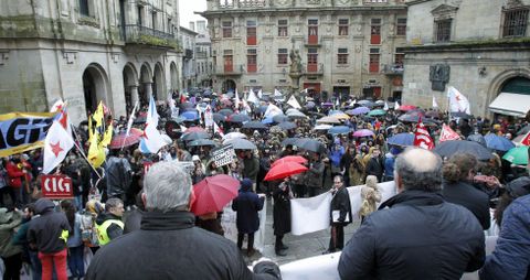 La manifestación salió de la Alameda compostelana y terminó en la praza de Praterías con la lectura de un manifiesto.
